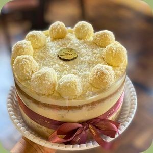 Naked cake abacaxi G