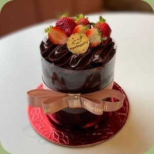 Naked cake PP chocolate com morangos